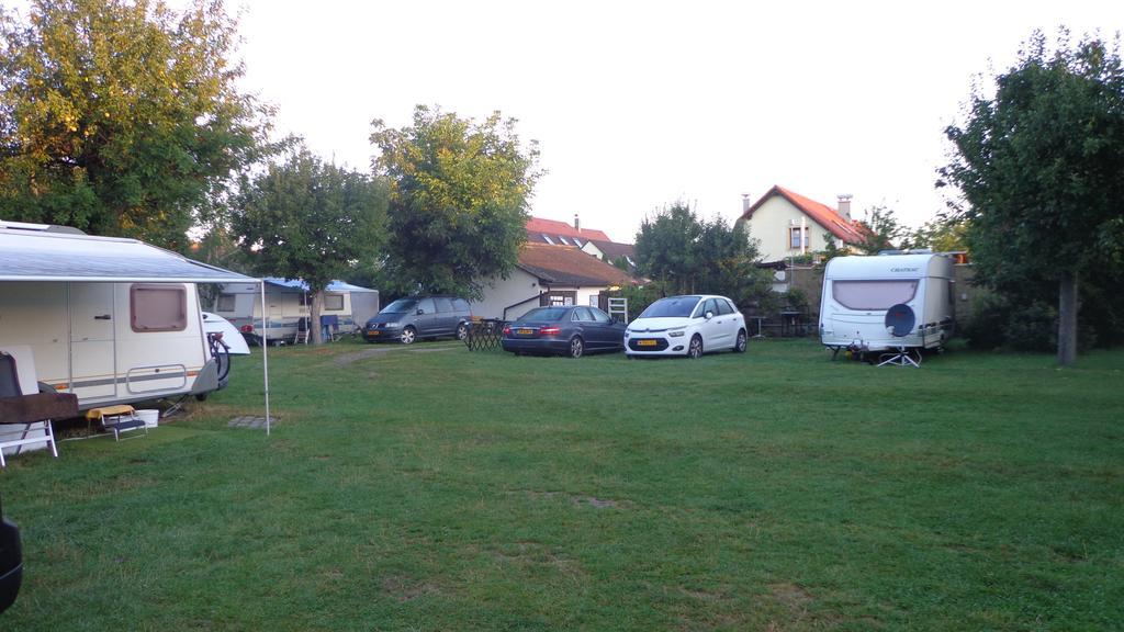 Pension Camp Prager Kültér fotó